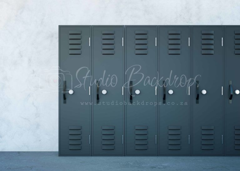 SCHO25 Grey Lockers