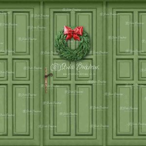 C85 Wreath on Green Christmas Door